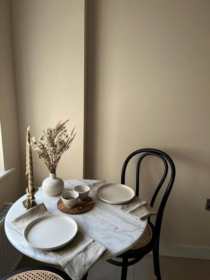 Elegant Apartment On Historic Cobbled High St Shrewsbury Town Centre Ngoại thất bức ảnh